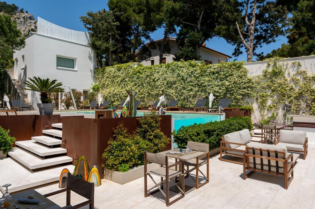 Unico Boutique Hotel D'Arte Мондело Екстериор снимка