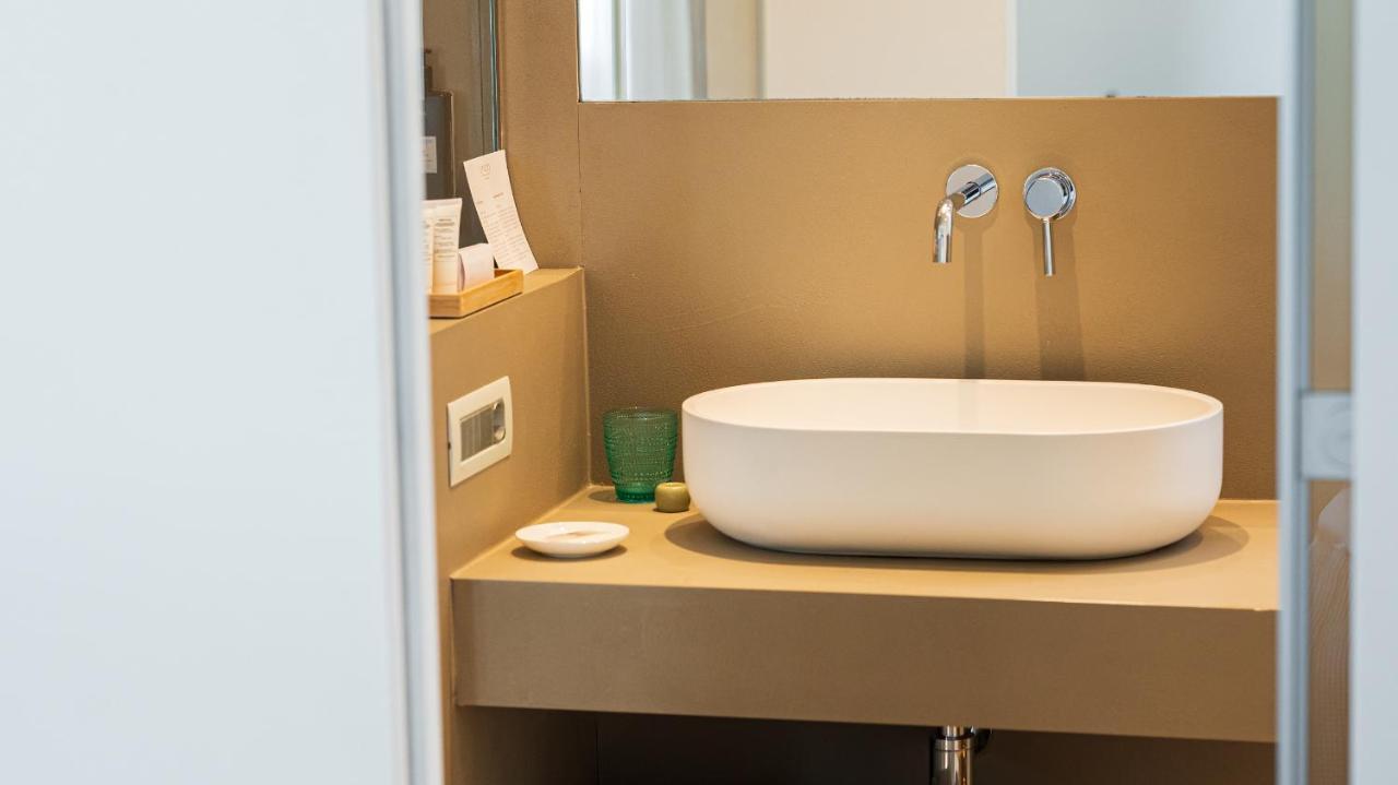 Unico Boutique Hotel D'Arte Мондело Екстериор снимка