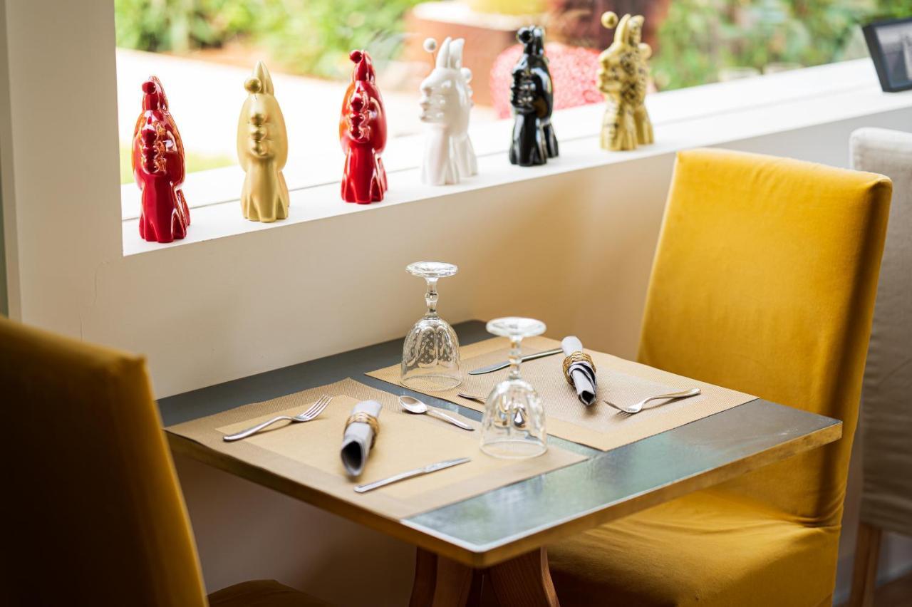 Unico Boutique Hotel D'Arte Мондело Екстериор снимка
