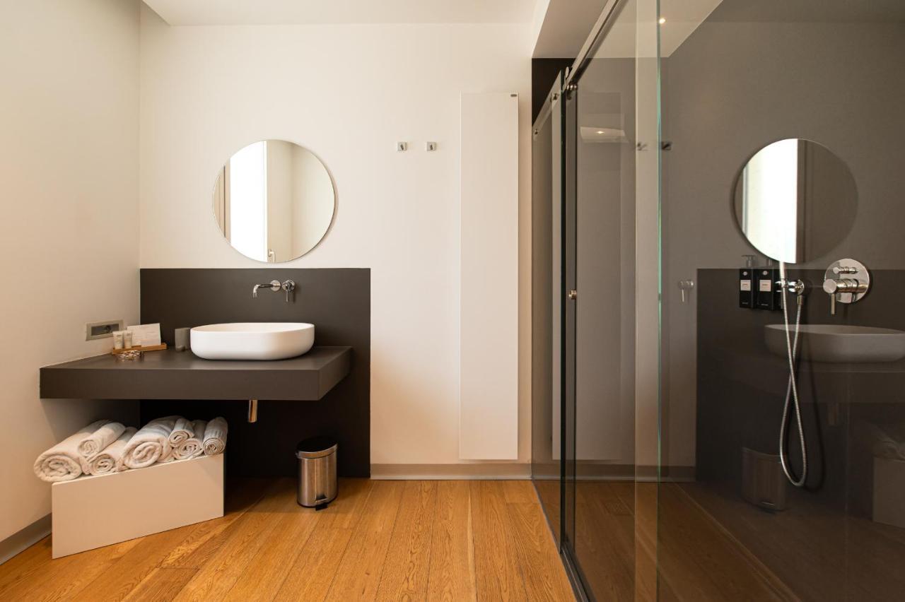 Unico Boutique Hotel D'Arte Мондело Екстериор снимка