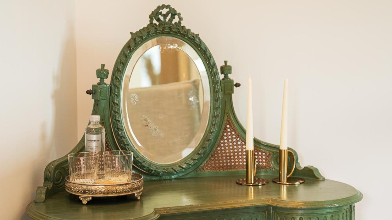 Unico Boutique Hotel D'Arte Мондело Екстериор снимка