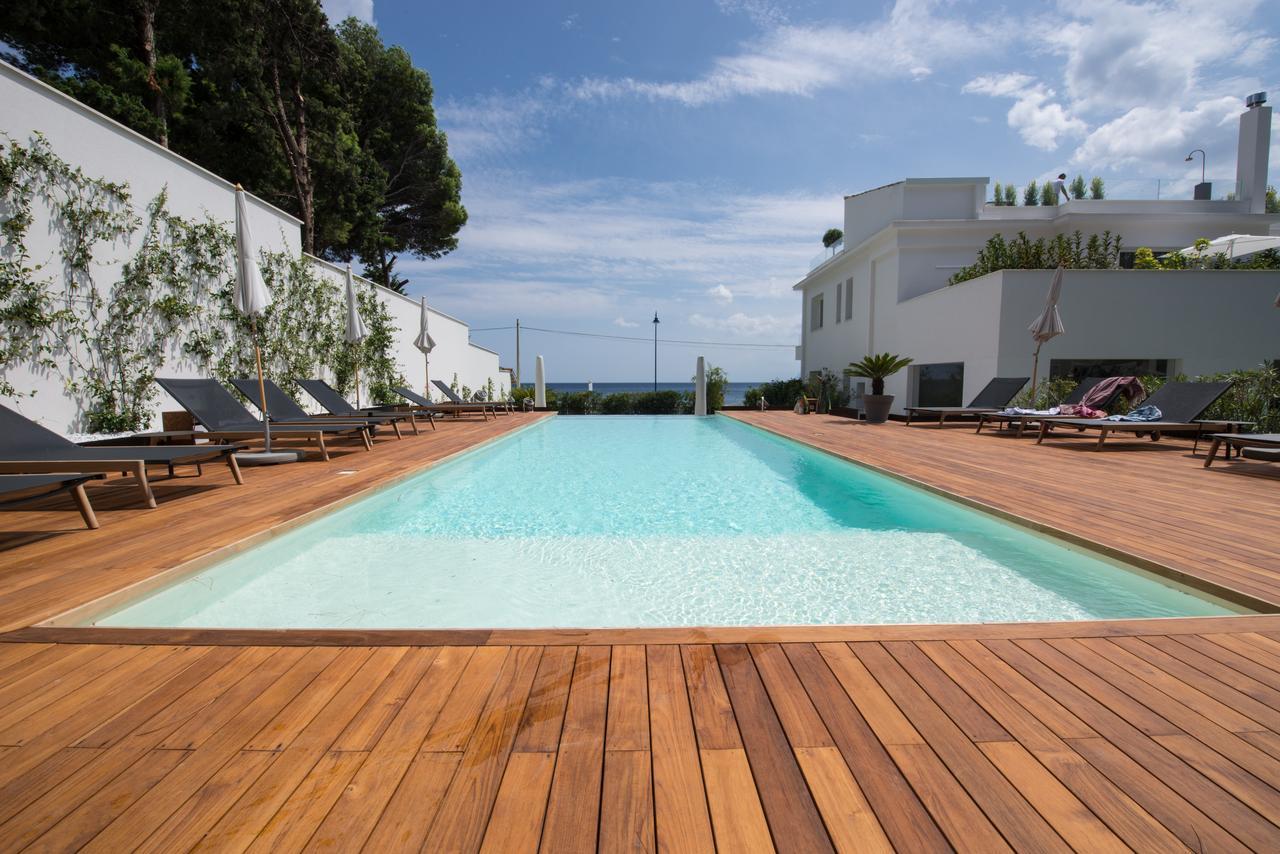 Unico Boutique Hotel D'Arte Мондело Екстериор снимка